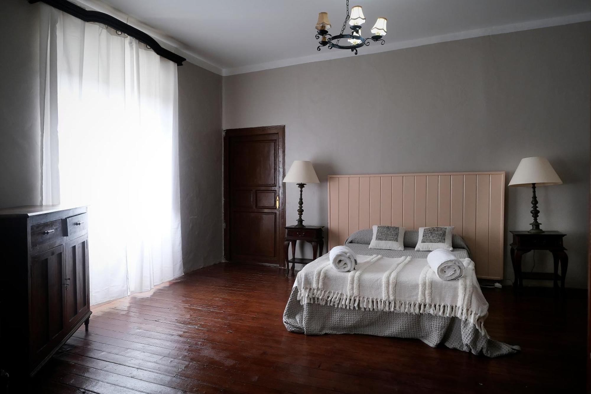 Casa Rural Palacio Conde De Aldana Con Piscina Entre Encinares Y Dehesas Terradillos Exterior foto