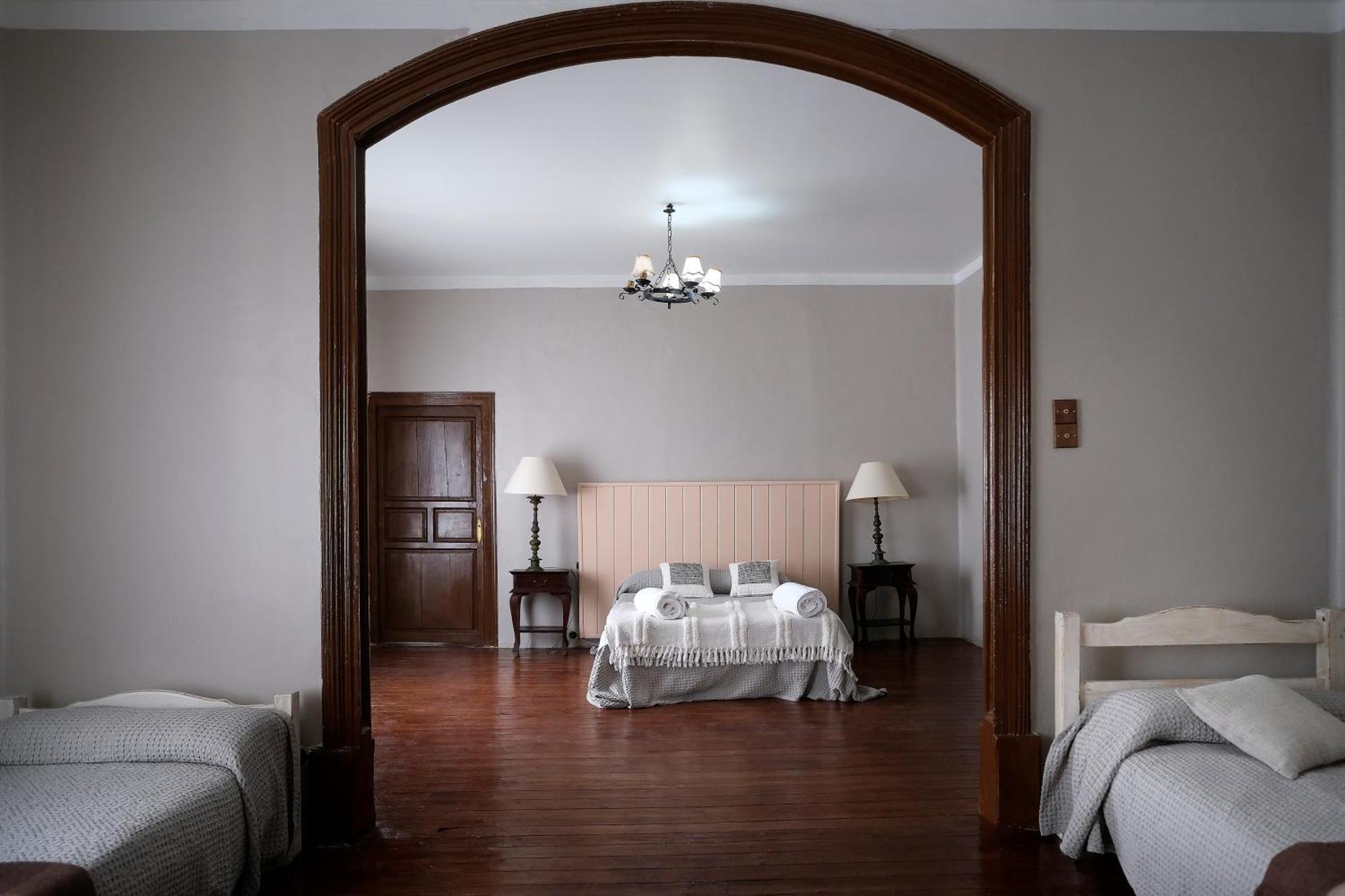 Casa Rural Palacio Conde De Aldana Con Piscina Entre Encinares Y Dehesas Terradillos Exterior foto