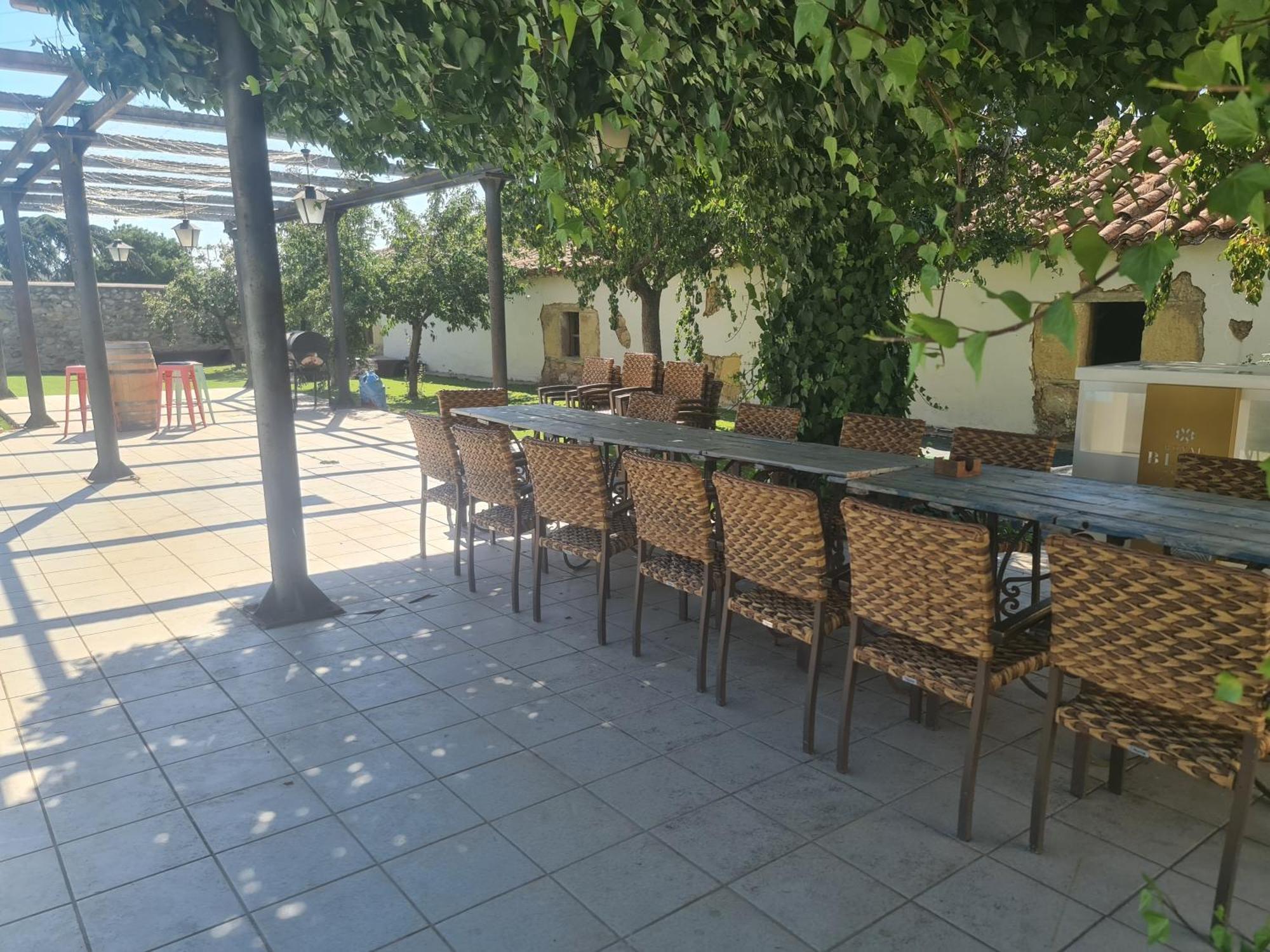 Casa Rural Palacio Conde De Aldana Con Piscina Entre Encinares Y Dehesas Terradillos Exterior foto