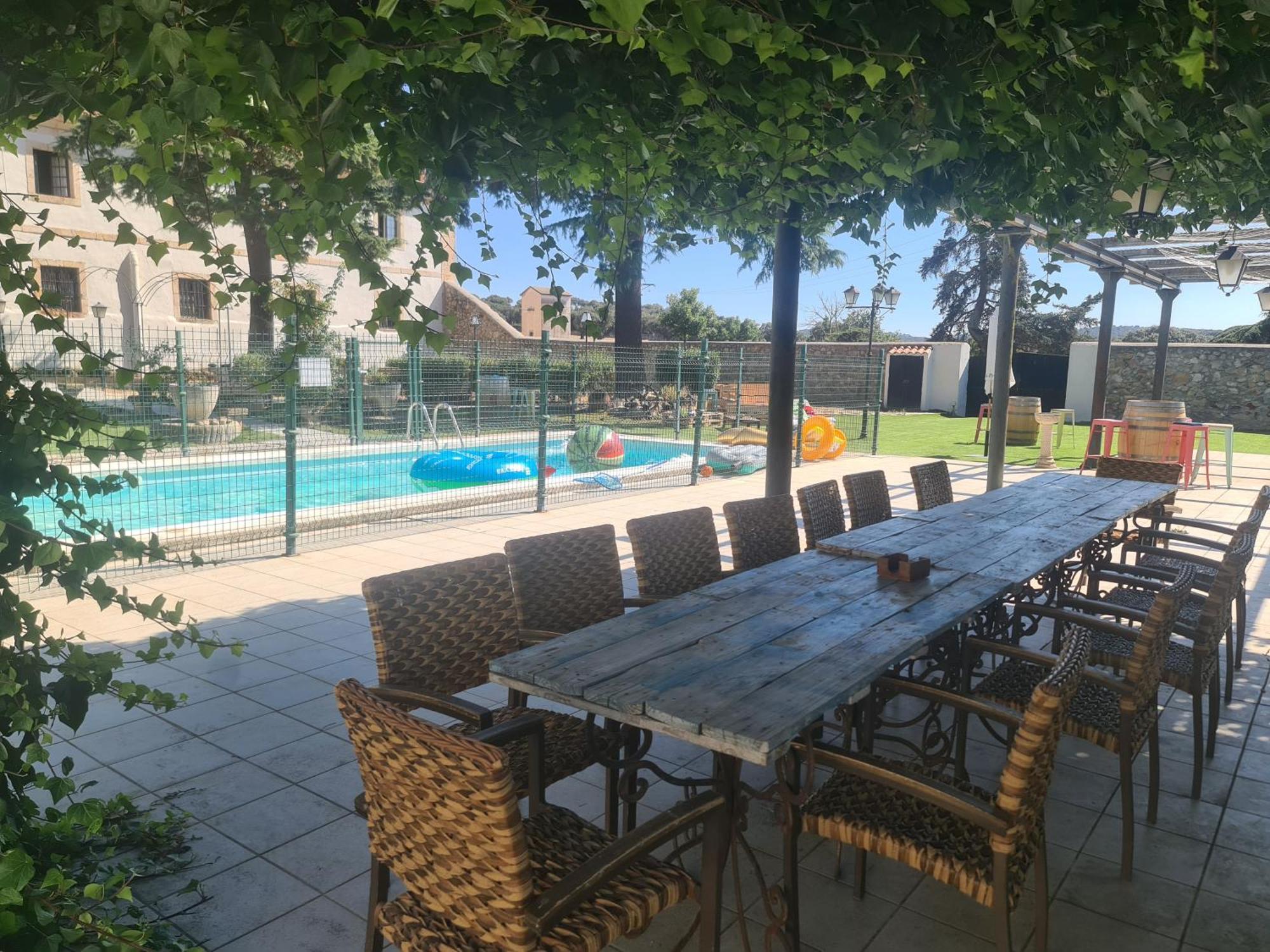 Casa Rural Palacio Conde De Aldana Con Piscina Entre Encinares Y Dehesas Terradillos Exterior foto